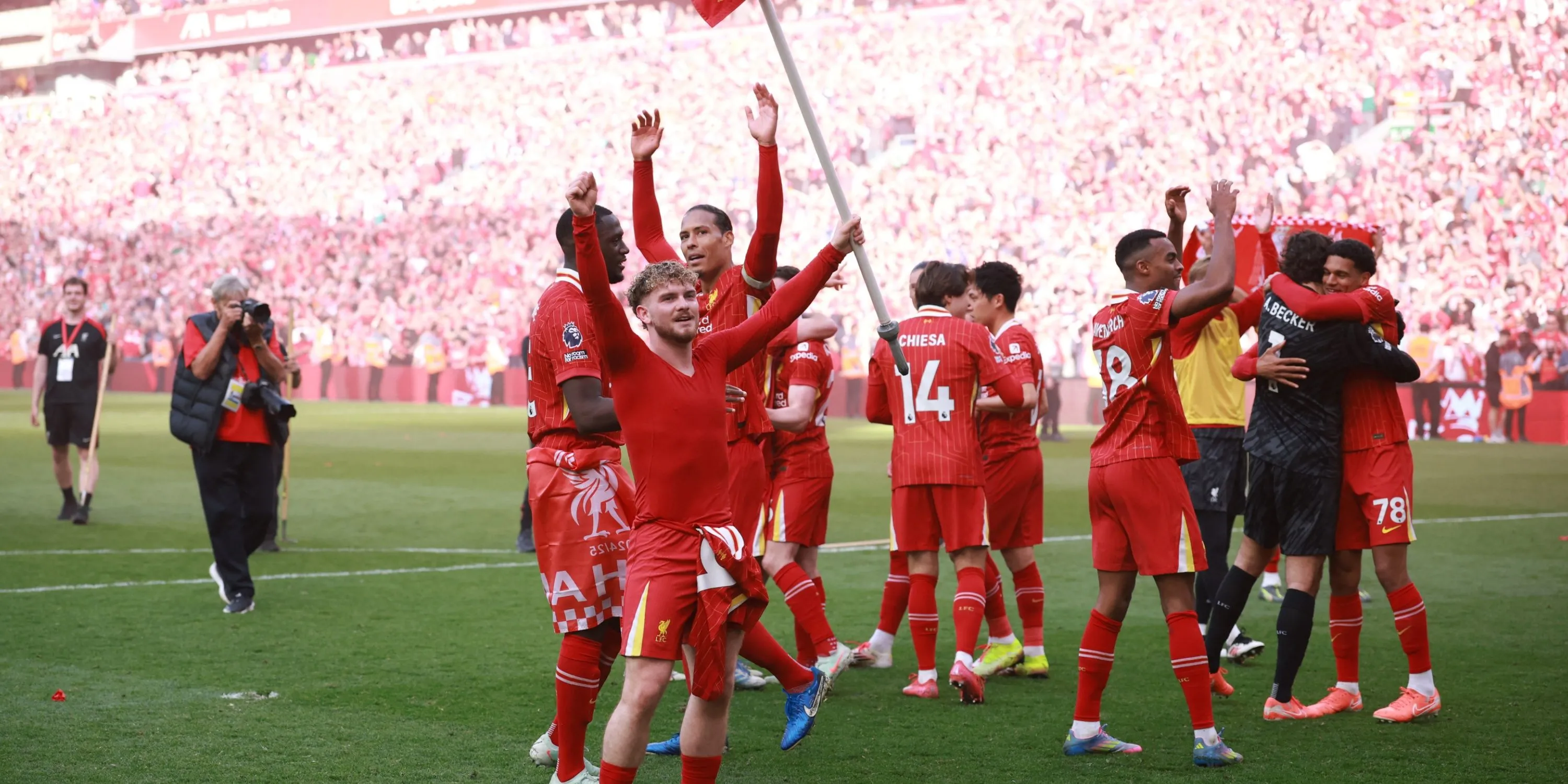 Harvey Elliott, tiền vệ trẻ của Liverpool đang được Wolves theo đuổi