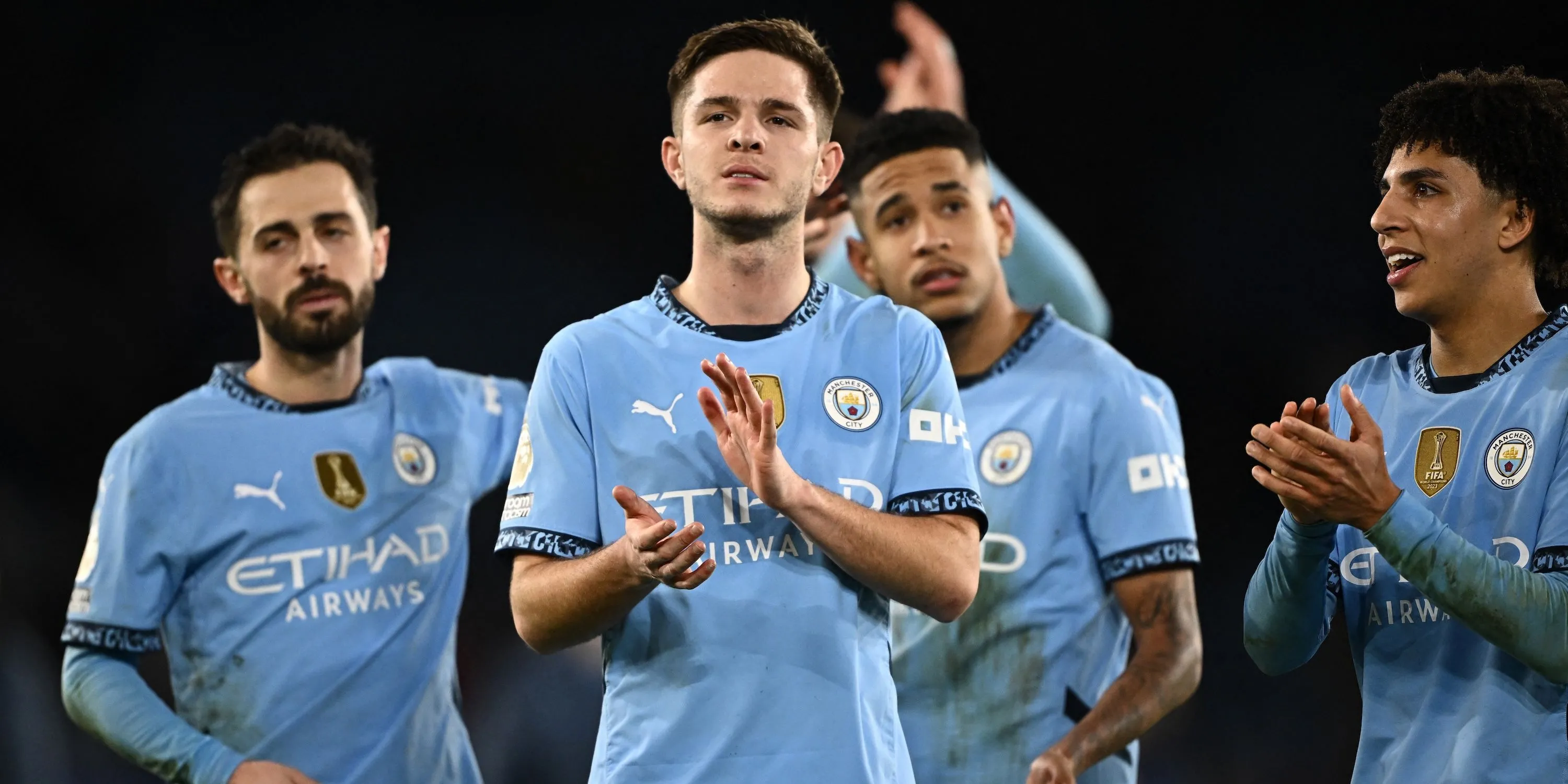James McAtee (giữa) ăn mừng bàn thắng trong màu áo Manchester City.