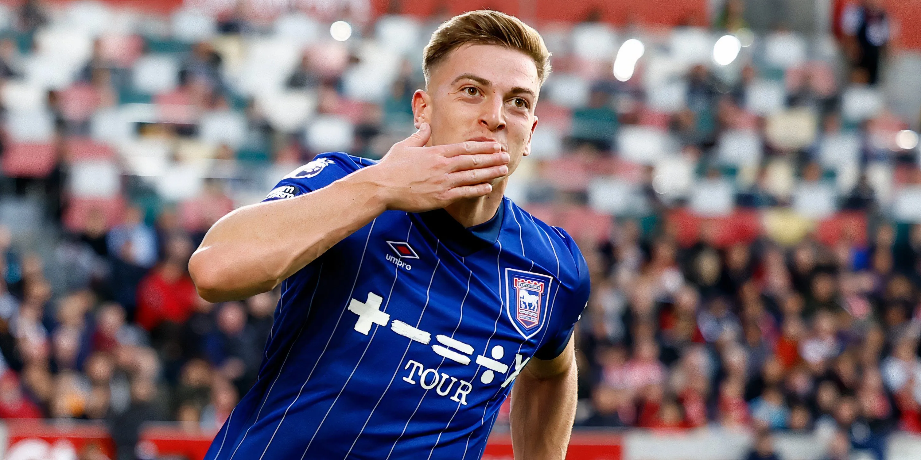 Liam Delap ăn mừng bàn thắng cho Ipswich Town mùa giải này