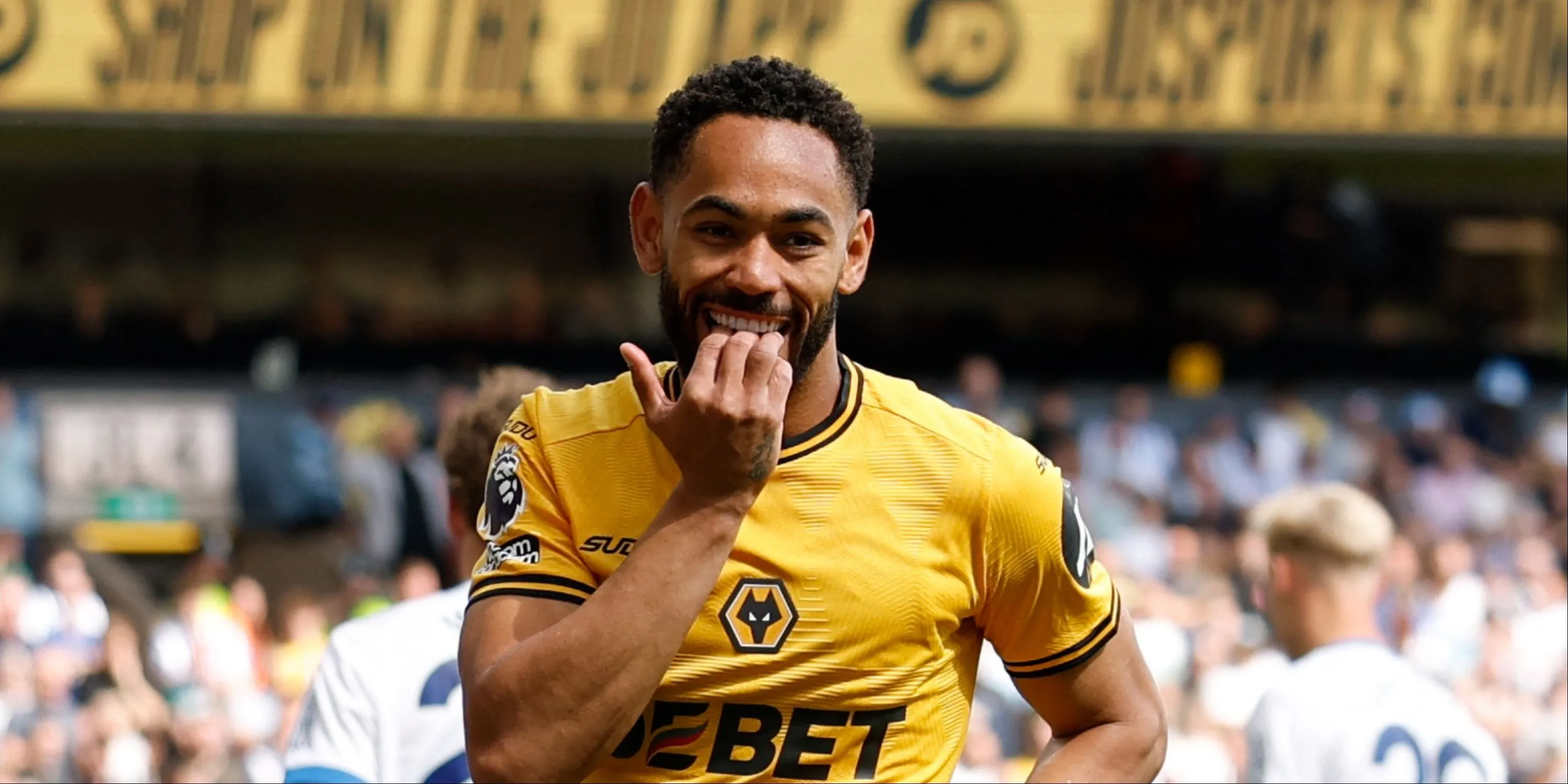 Tiền đạo Matheus Cunha của Wolves ăn mừng bàn thắng