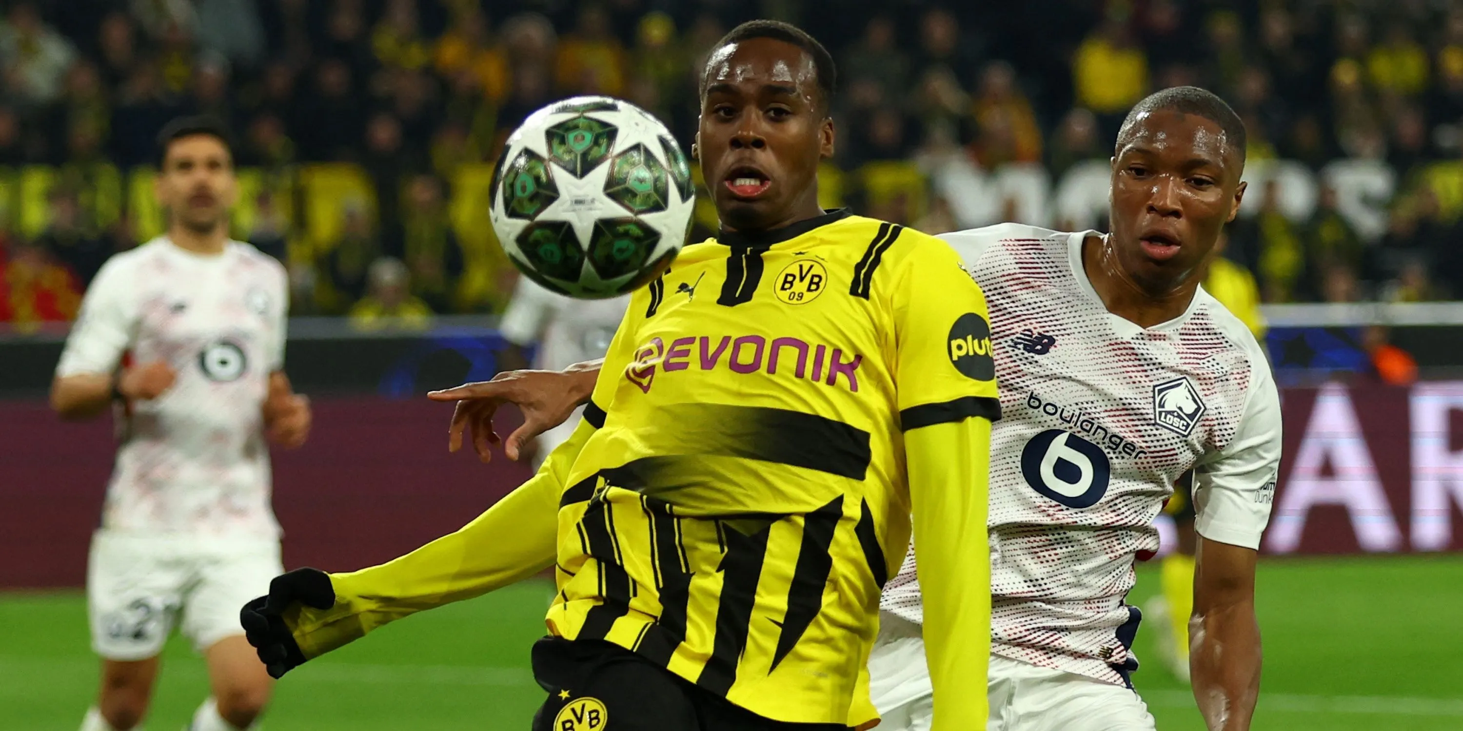 Jamie Bynoe-Gittens trong màu áo Borussia Dortmund thi đấu tại cúp châu Âu