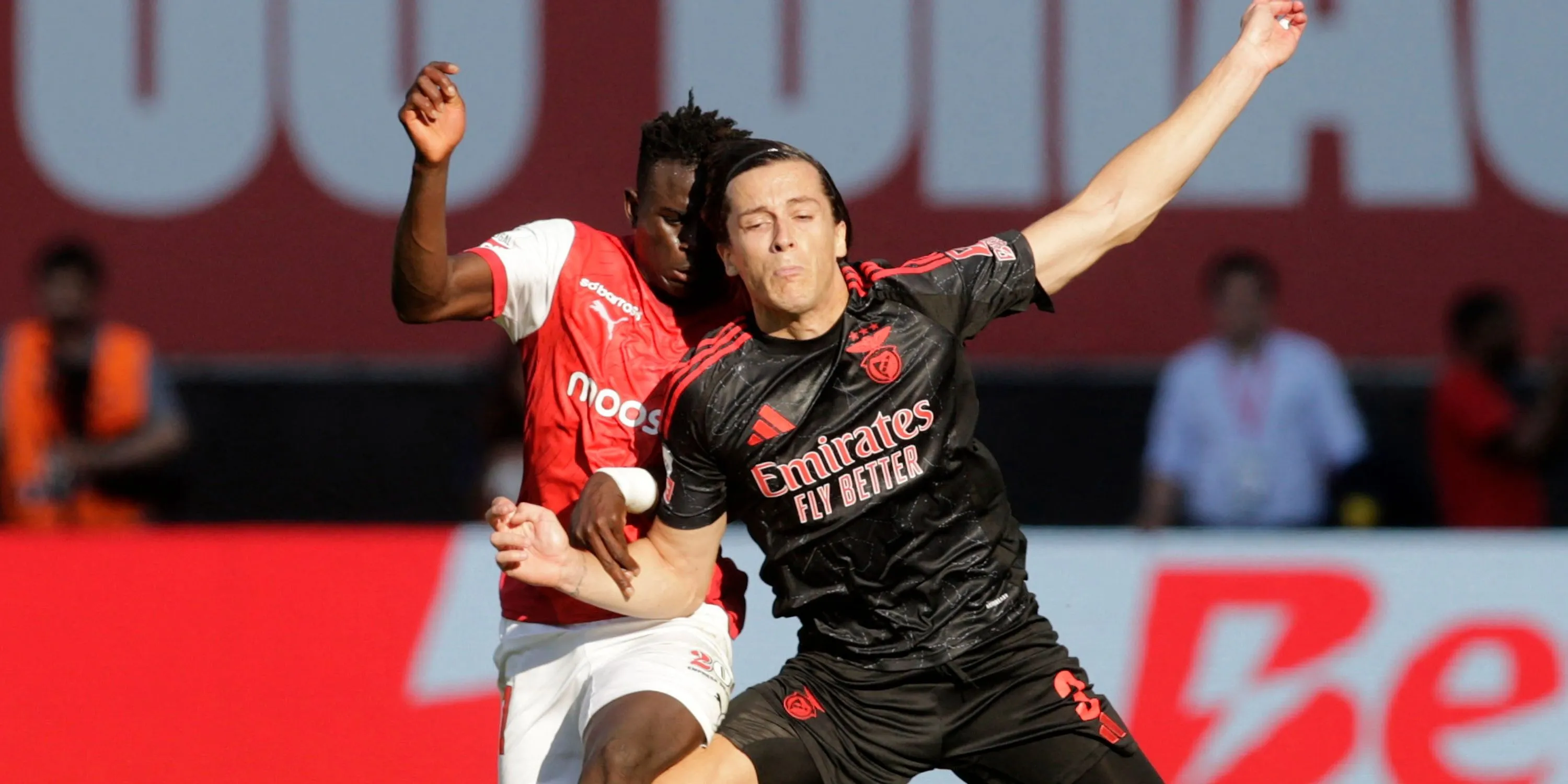 Roger Fernandes thi đấu cho Braga tại Primeira Liga, cầu thủ đa năng được Wolves quan tâm