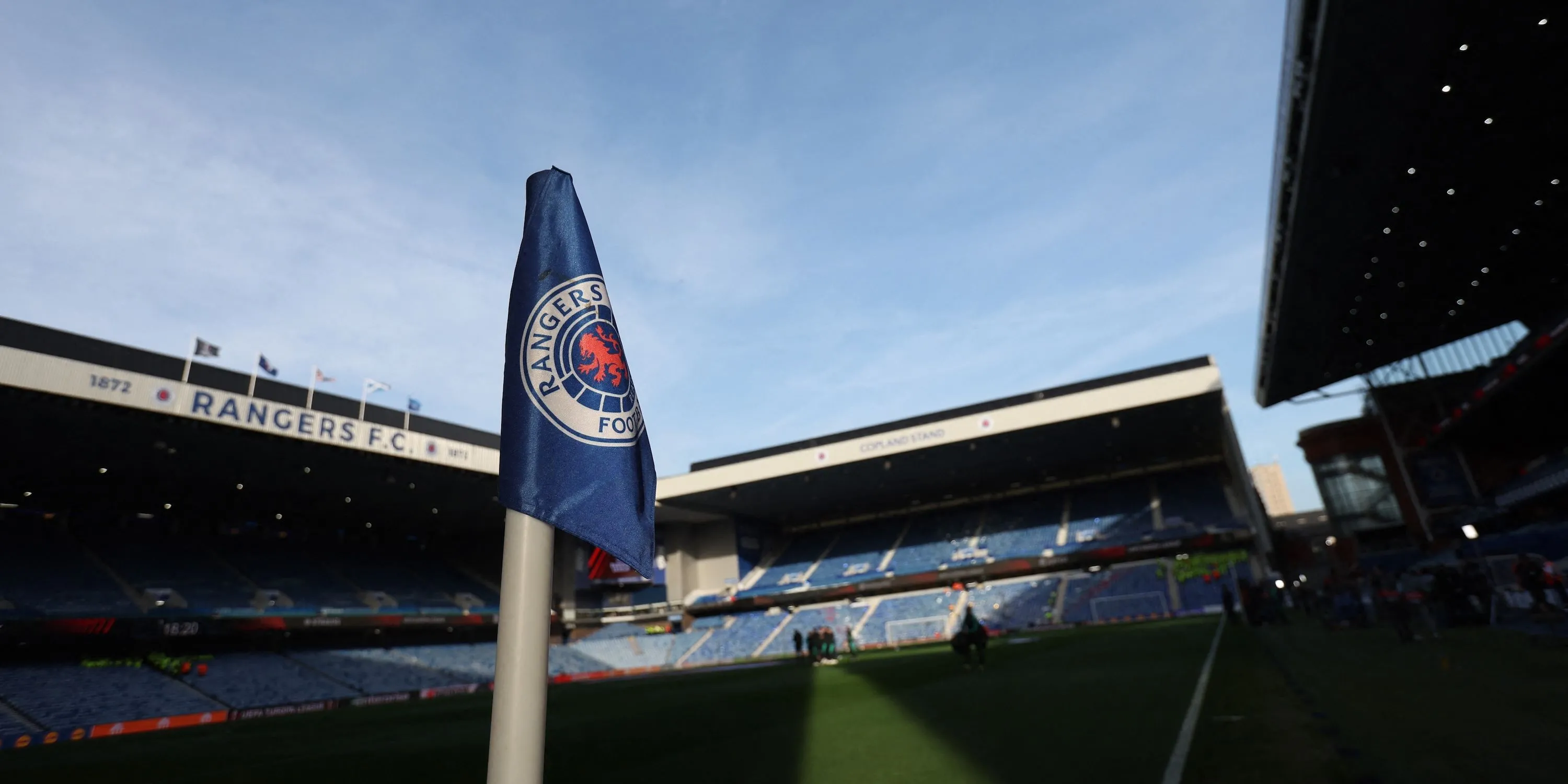 Góc sân Ibrox của Rangers, biểu tượng cho tham vọng chuyển nhượng của đội bóng