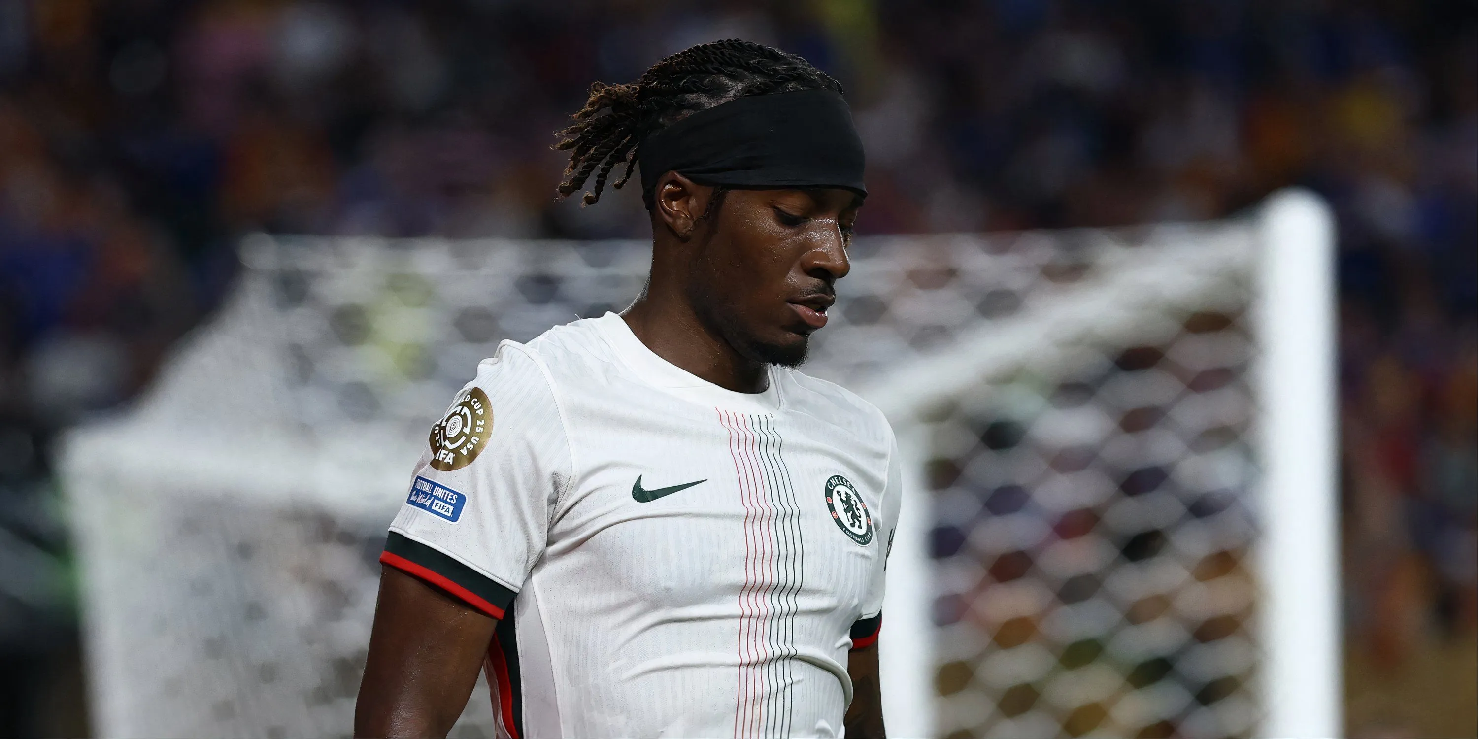 Noni Madueke trong màu áo Chelsea