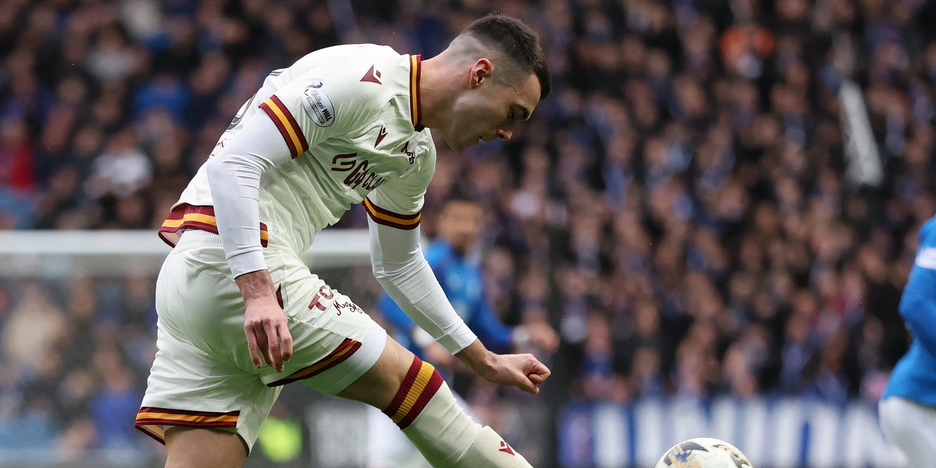 Sao trẻ Lennon Miller của Motherwell, mục tiêu hàng đầu của Celtic.