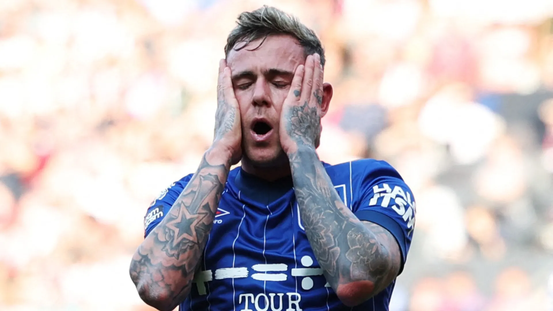Trận đấu giữa Southampton và Ipswich Town, nơi Ipswich thể hiện hỏa lực tấn công mạnh mẽ.